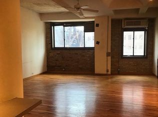 345 N Canal St APT 306, Chicago, IL 60606