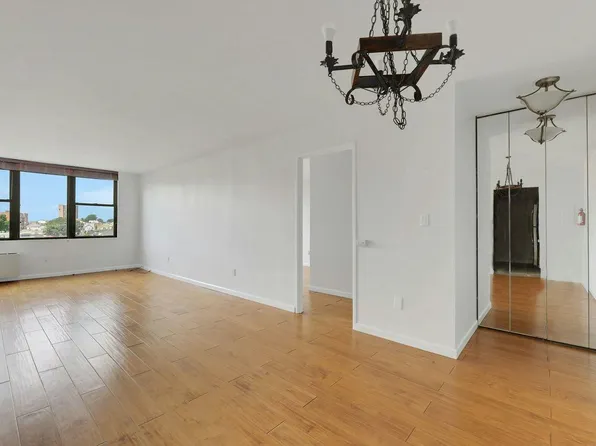 9019 Wall Street image 12 of 17