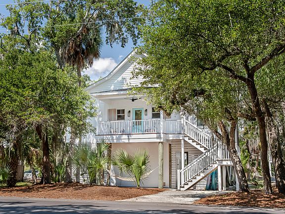 2nd image of 211 Jungle Rd