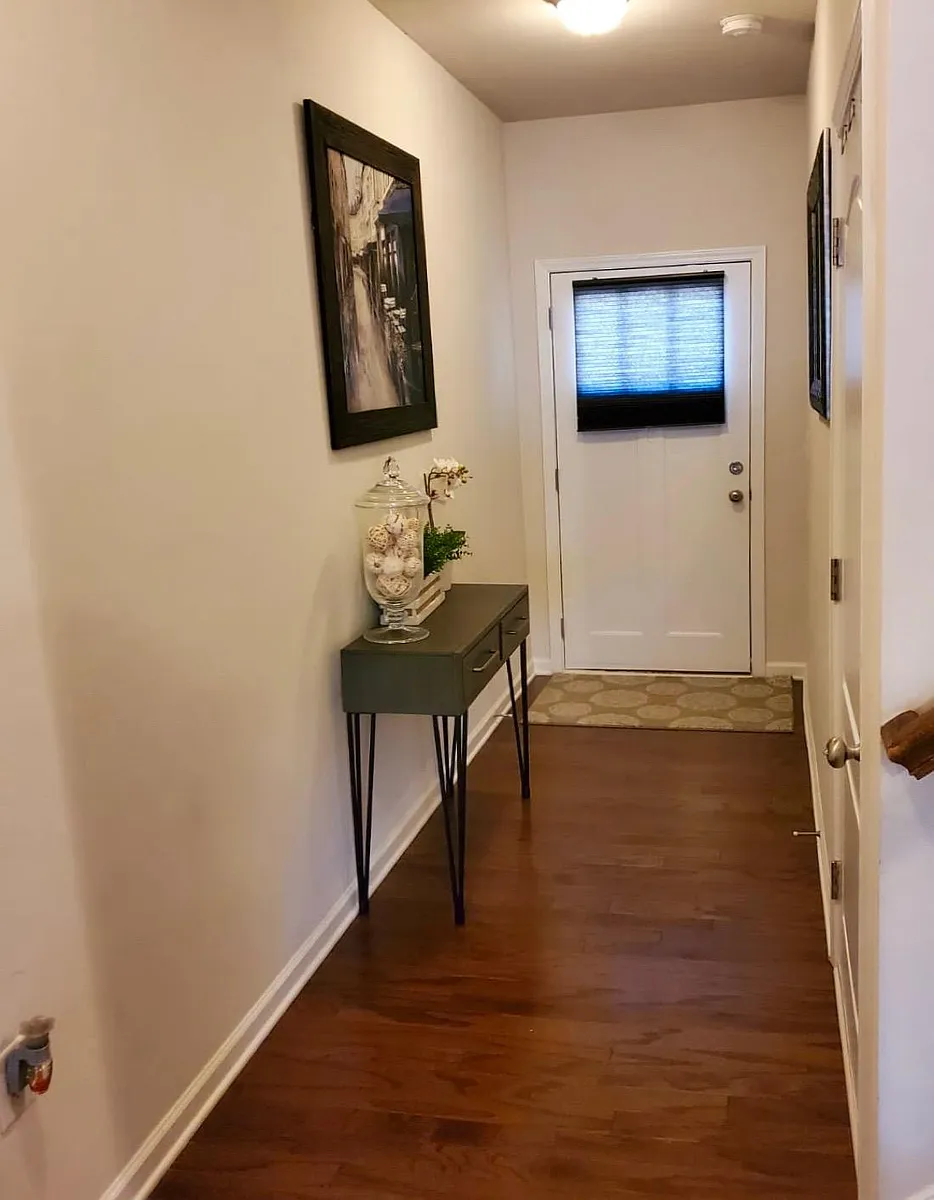 Foyer - 1700 Paxton Dr SW