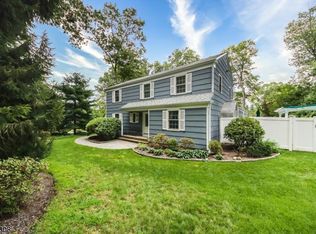 6 Starling Dr, Randolph, NJ 07869