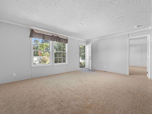 4th image of 8376 Huntington Ct