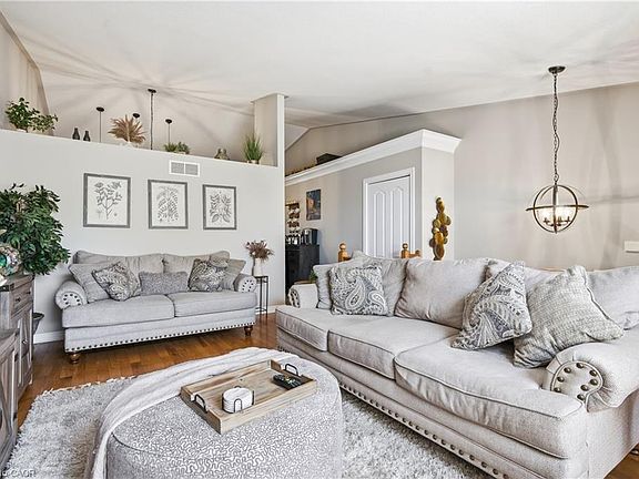 5th image of 202 Wellbrook Blvd