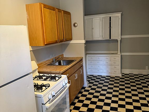 2nd image of 5457 S Cornell Ave #1