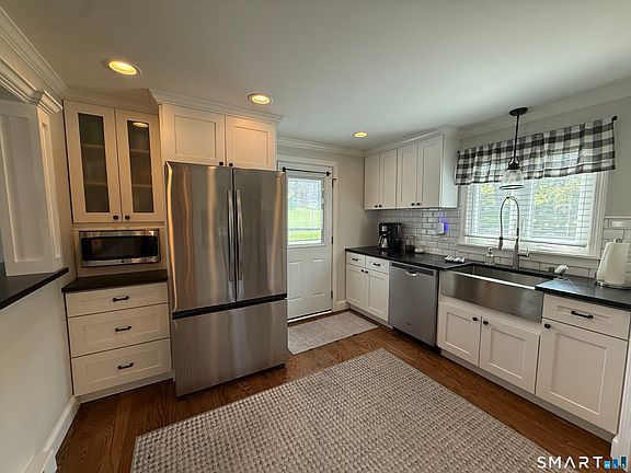 4th image of 167 Hopmeadow Rd