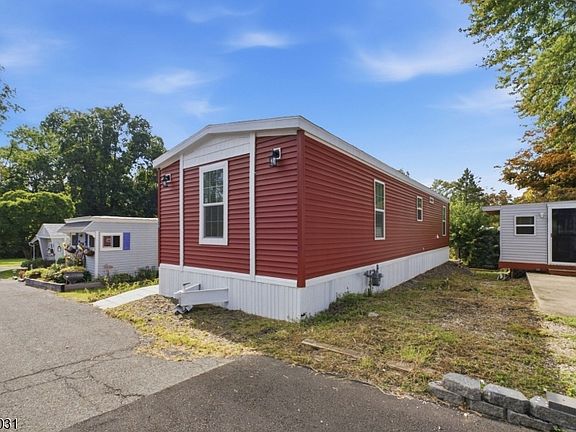 2nd image of 195 W Main St, Unit 22 #22