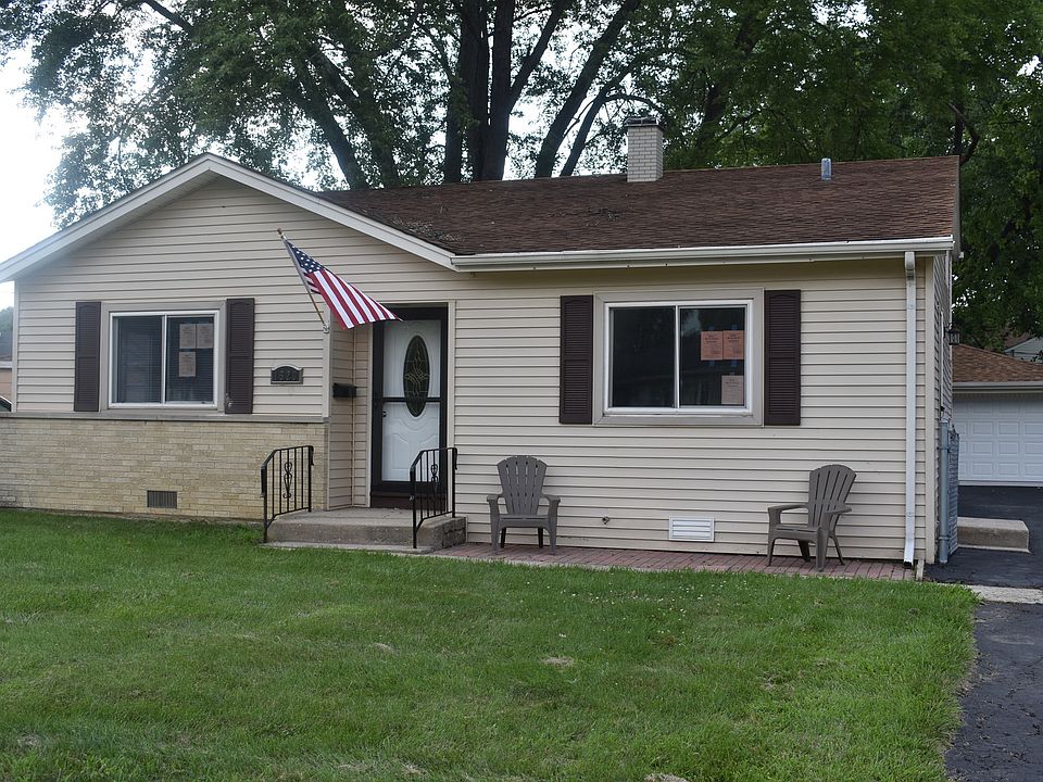 1st image of 1620 Charles Dr