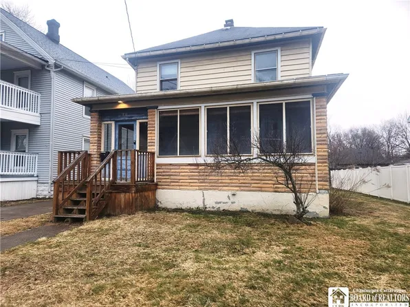 20 Parkway Ave, Silver Creek, NY 14136