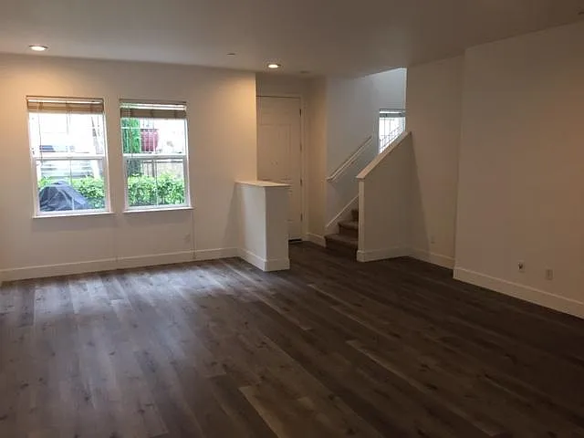 549 Adeline Ave photo 1