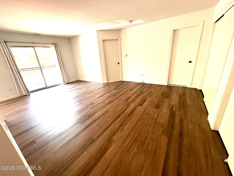 18 Diane Dr #18 — Photo 4