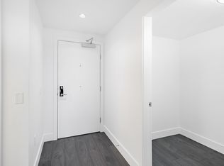 2435 Kingsway St #404, Vancouver, BC