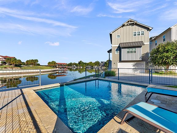 4th image of 321 Island Circle