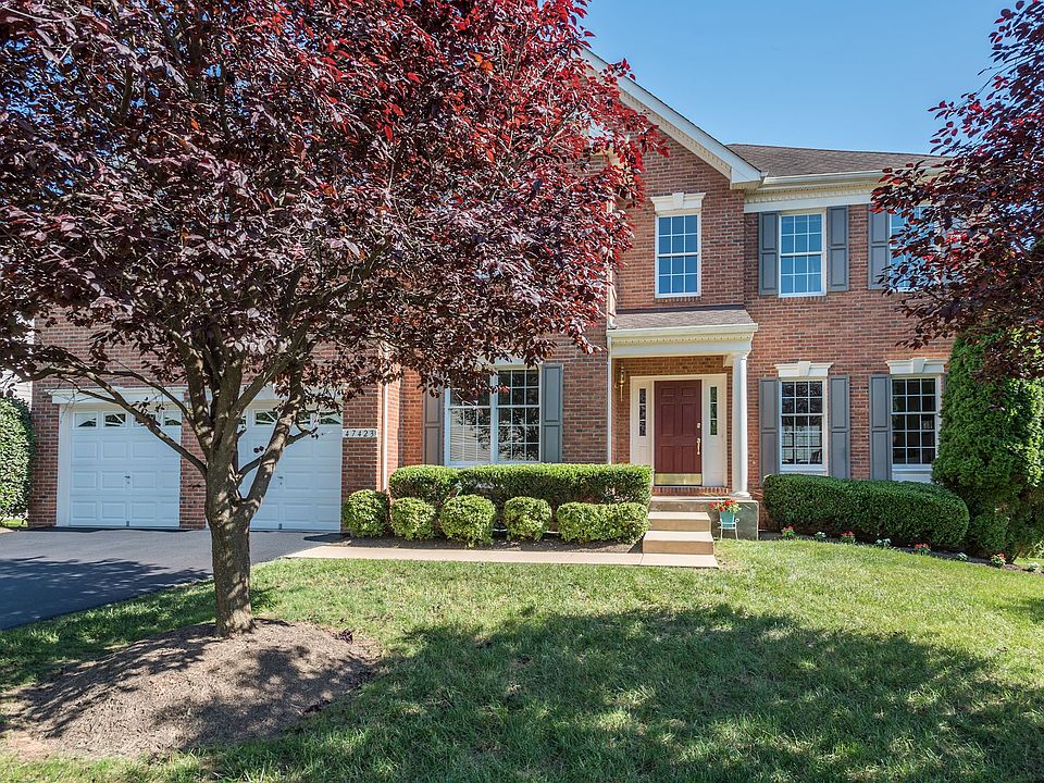 1st image of 47423 River Oaks Dr