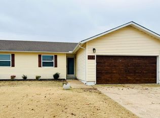 19 Deveron Rd, Winfield, KS 67156