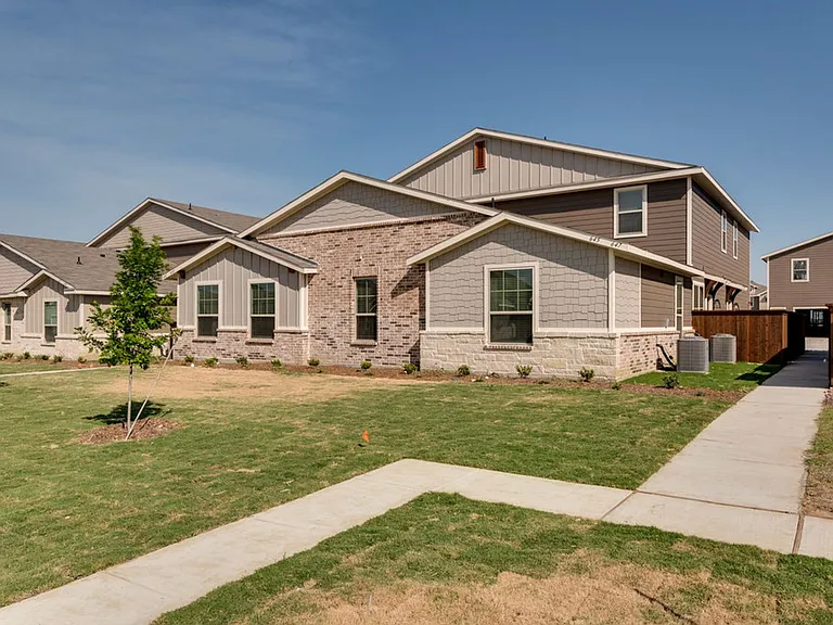 645 Harvest Moon Dr — Photo 1