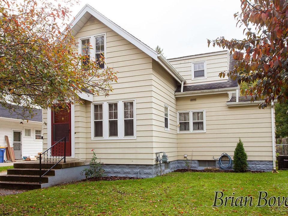 1st image of 120 Montrose St NE