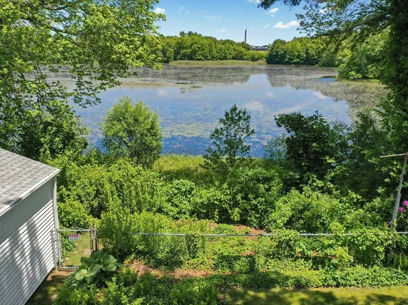 36 Alden Ave, Dartmouth, MA 02747