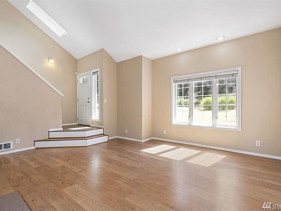 4th image of 7926 NE Beachwood Ave