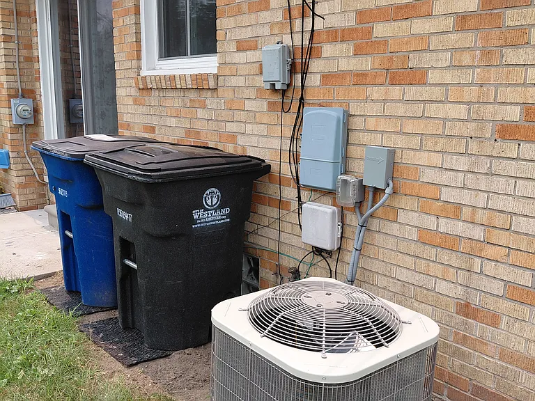 2505 Stieber St — Photo 36