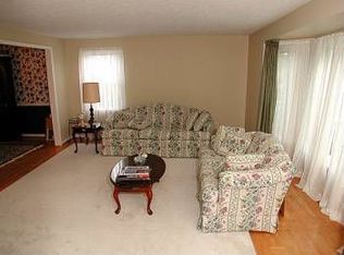 19 Watchet Ln, Fairport, NY 14450