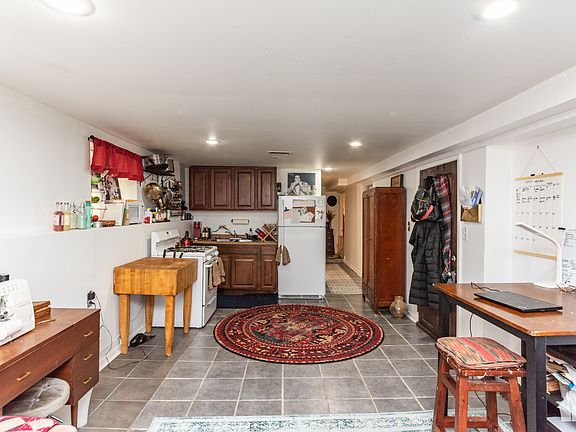 3rd image of 2005 W Race Ave #Basement