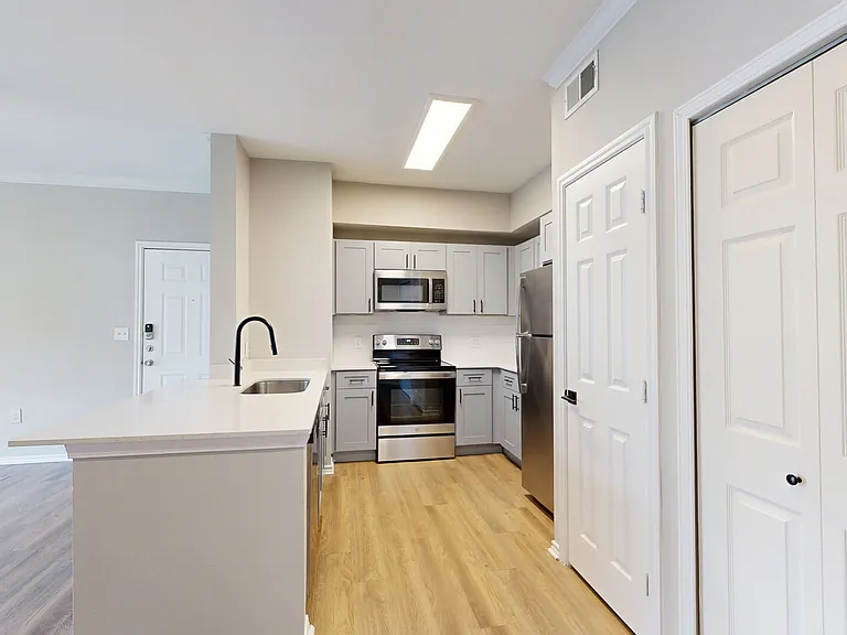 Lakeline Villas — Photo 53