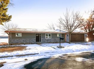 118 Lakeside Dr, Stillwater, MN 55082
