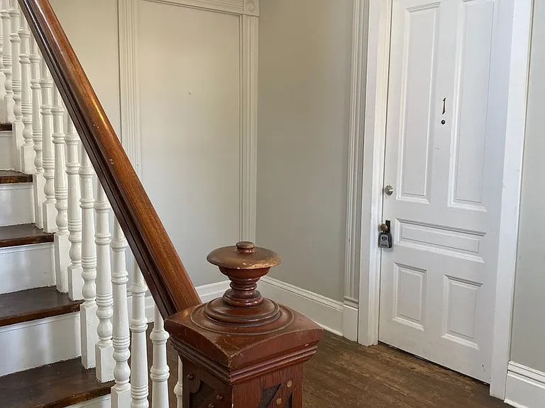 838 West High Street — Photo 2