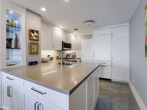 5th image of 700 Biltmore Way APT 909
