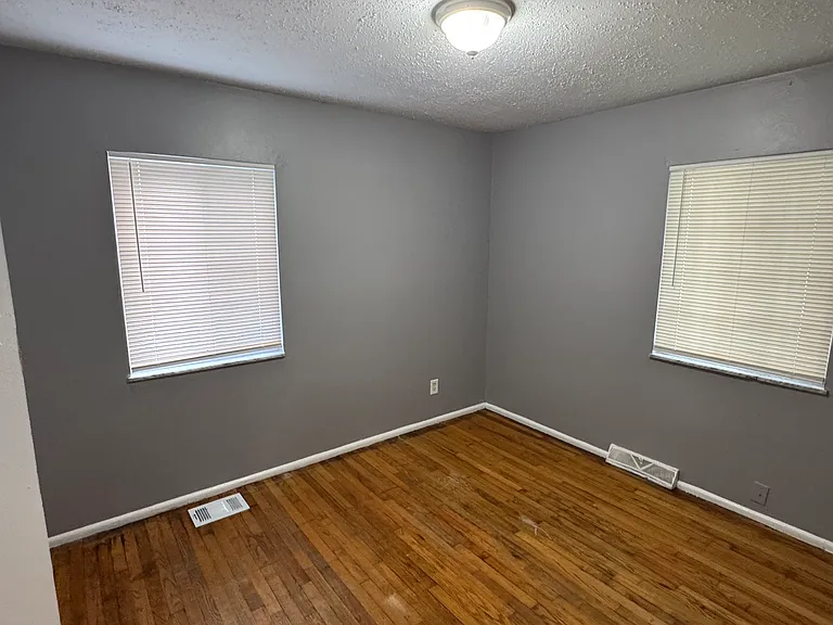 10120 Cavalier Ct — Photo 9