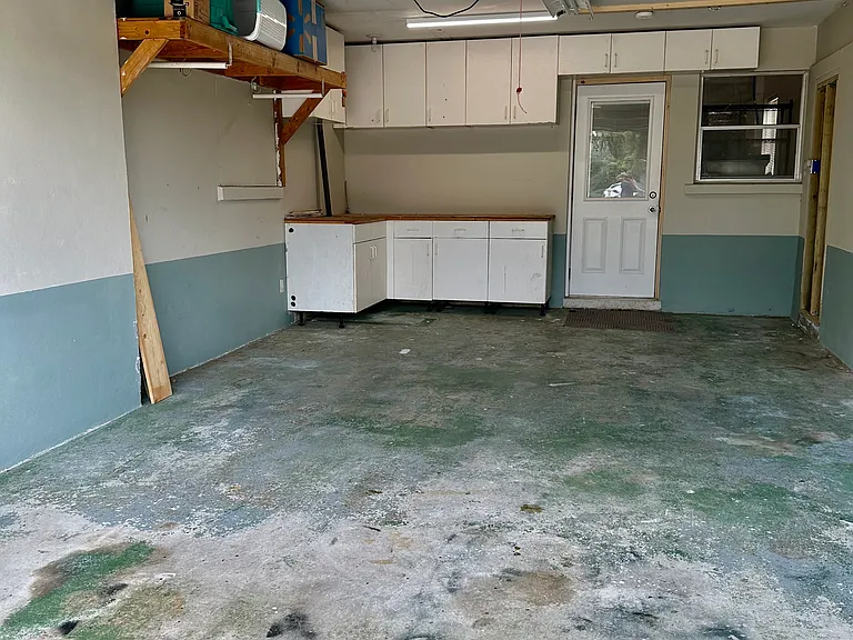1366 NE Hilltop St — Photo 37