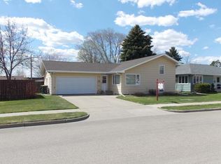 2008 N 2nd St, Bismarck, ND 58501