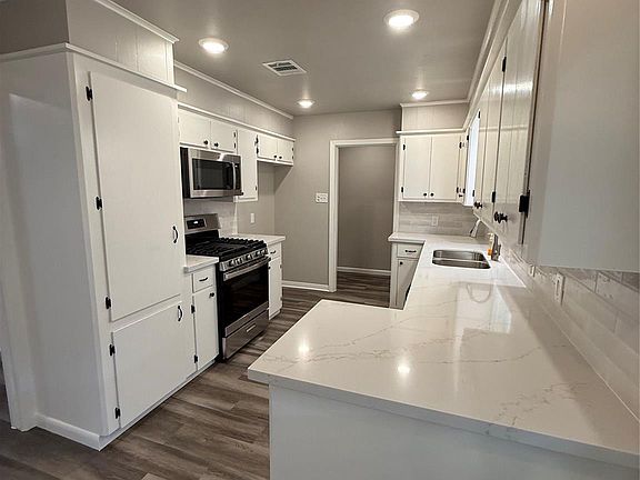 3rd image of 7507 Sandpiper Dr