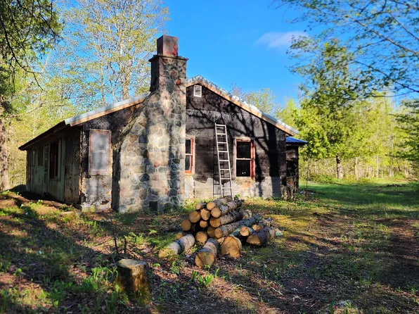 E4692 E Simmons Rd, Pickford, MI 49774