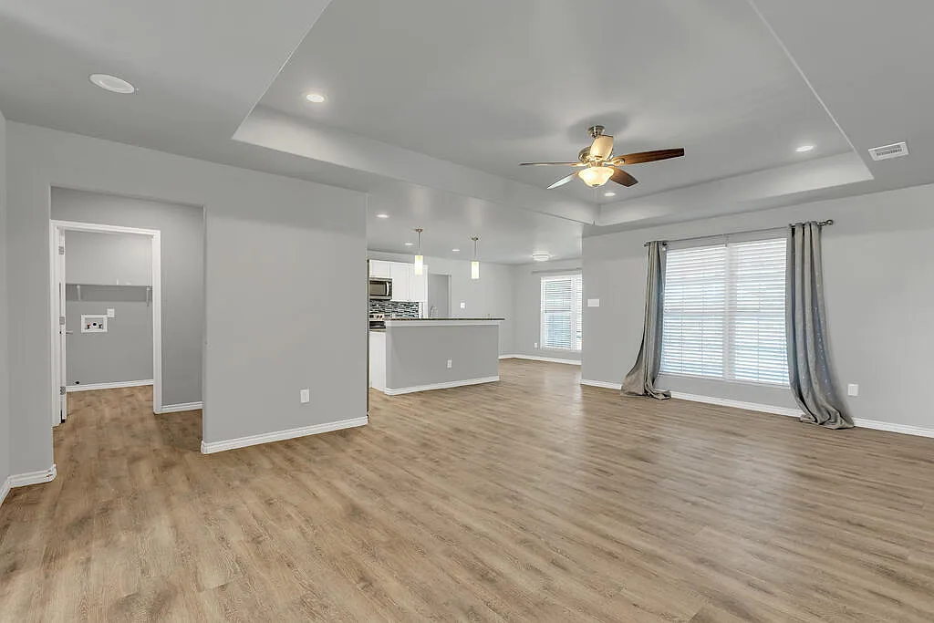 4 bed, 3.0 bath, 2403 sqft, $3,800 — Photo 3