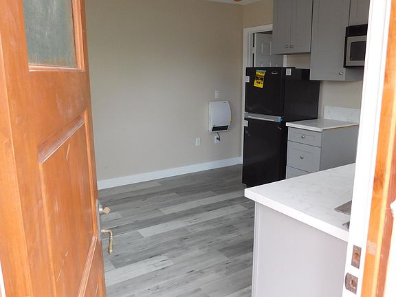 3rd image of 3543-45 Tomahawk Ln