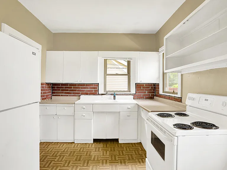 626 N Riley Ave — Photo 16