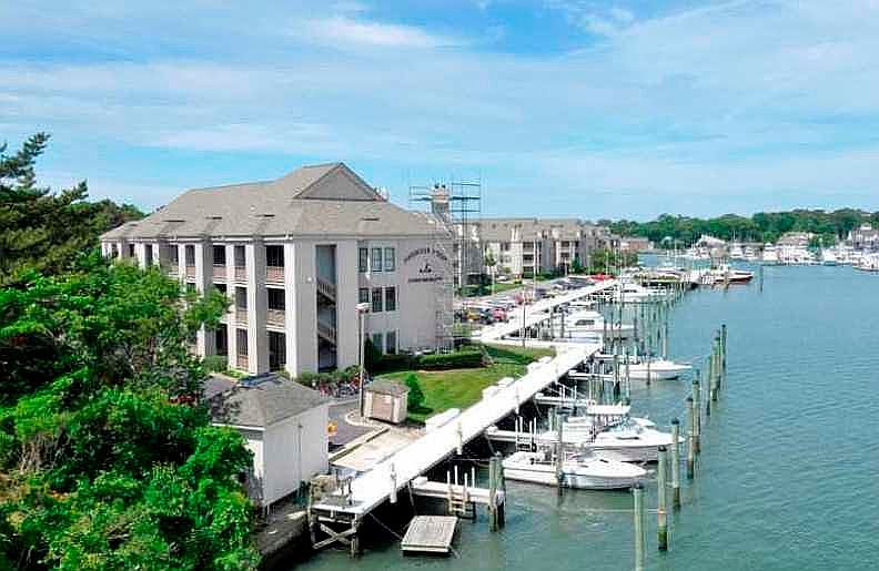 1st image of 401 Harbour Pt APT 203