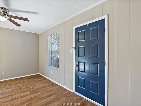 2nd image of 3303 Longleaf Ct