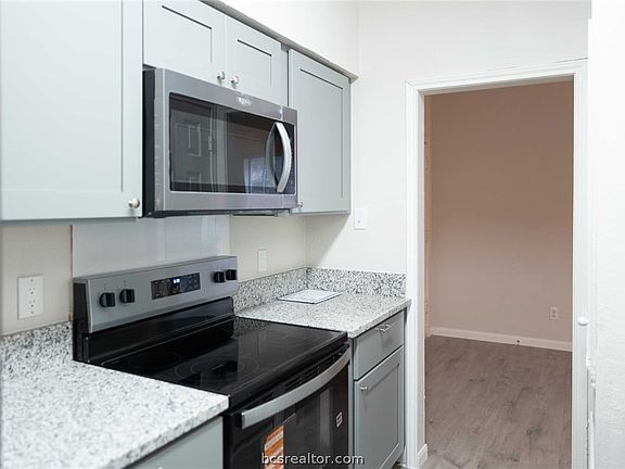 4th image of 400 Nagle St APT 105