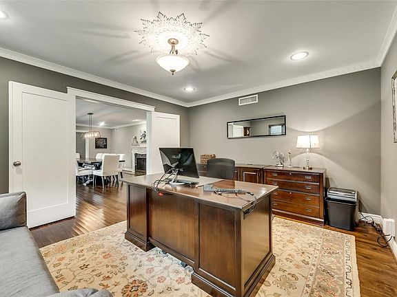 4th image of 6146 Yorkshire Dr