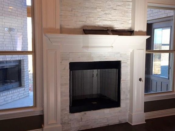 5th image of 1719 W Madison Dr