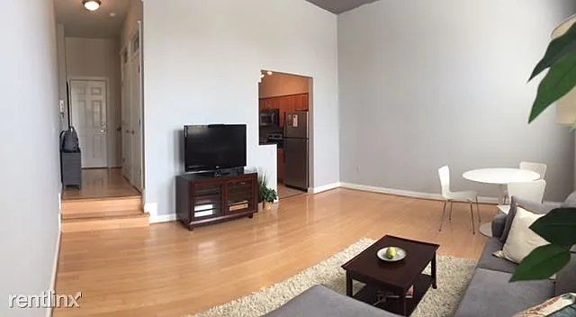 1424 E Capitol St NE #1424 photo 1