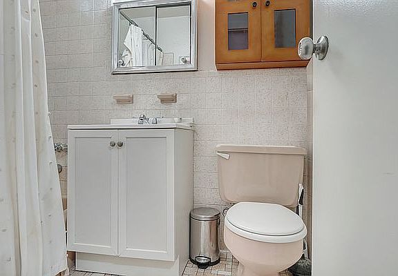 4th image of 61 W 85th St APT 2A