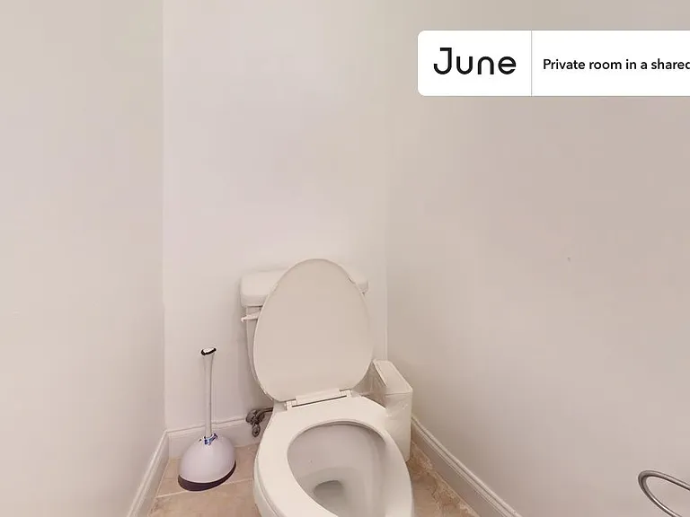 1337 Girard St NW #A — Photo 10
