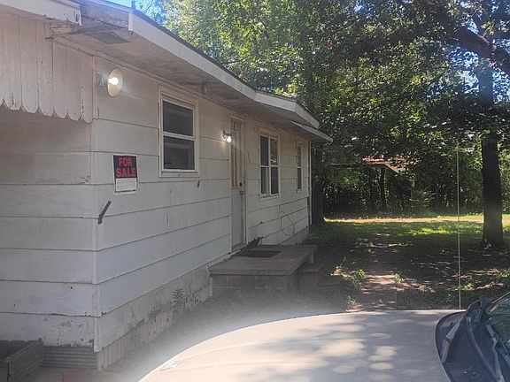 2nd image of 207 Hafford St