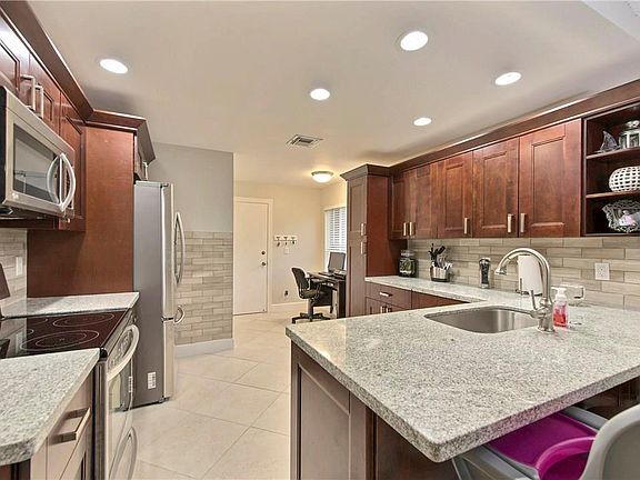 2nd image of 9132 Lake Park Circle
