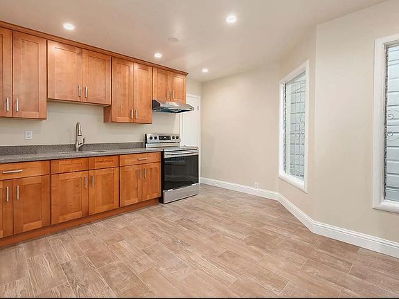 3rd image of 4629 Geary Blvd