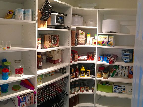 Walk-in Pantry