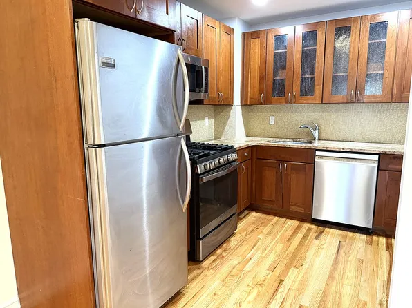 712 6th Ave #5, Brooklyn, NY 11215